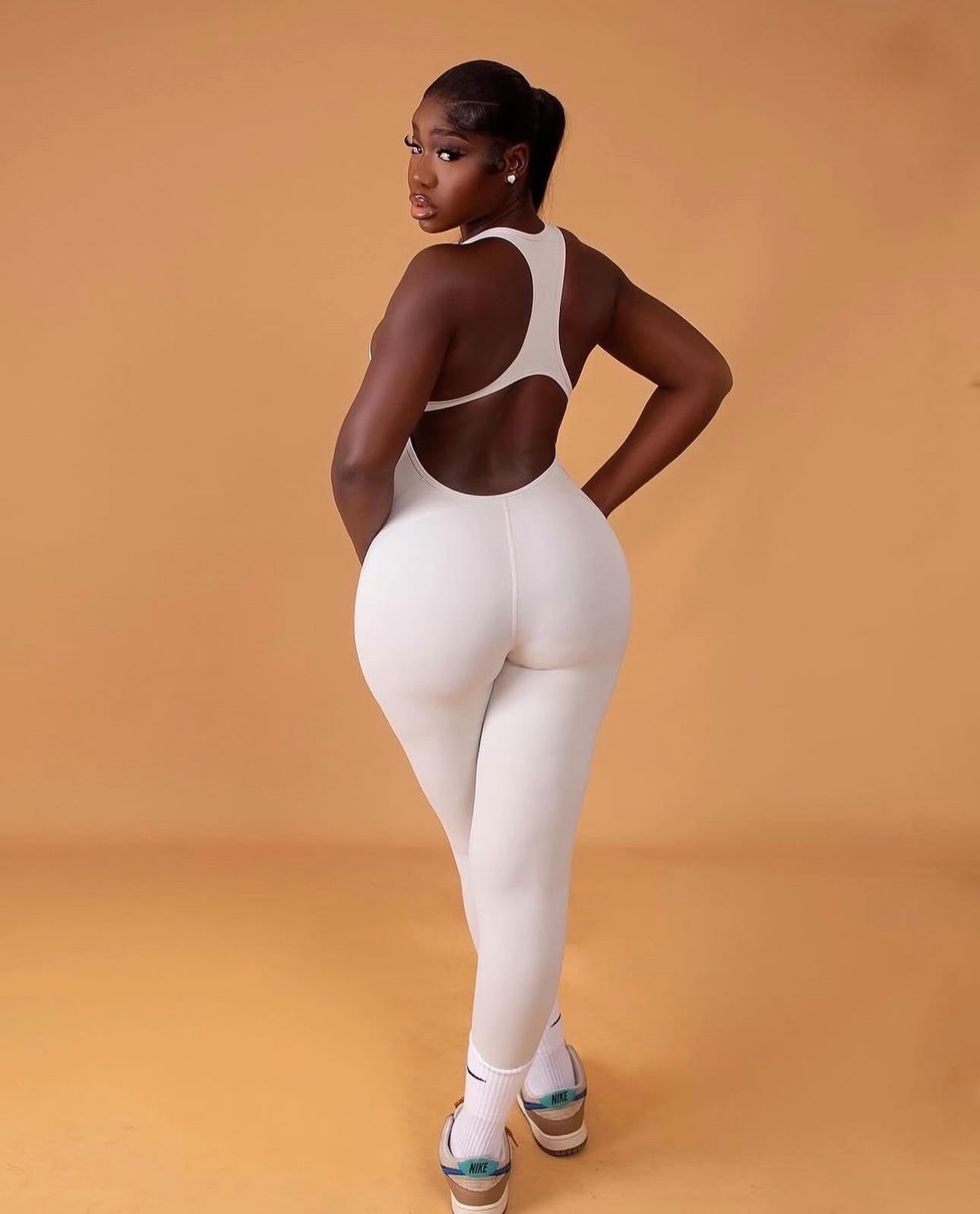 AMOUR SNATCHED JUMPSUIT